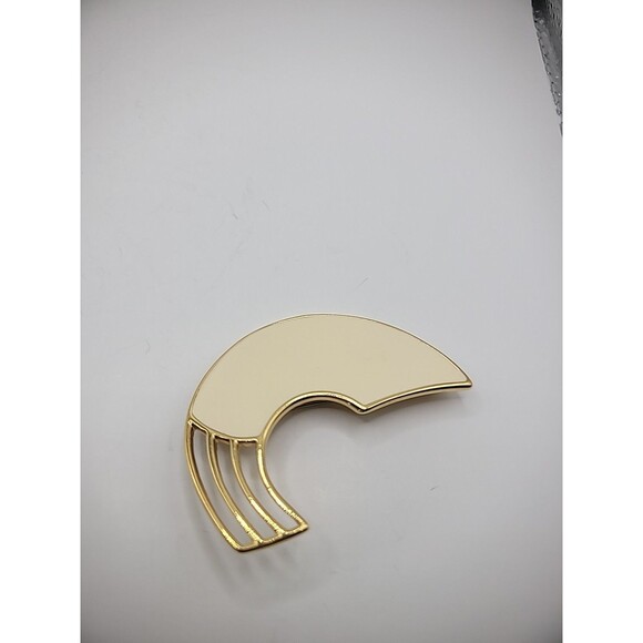 Vintage Monet Brooch Pin Beige Enamel Moon Shaped Cut Out Jewelry Costume - Picture 5 of 13